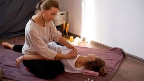 Female To Male Body to Body Massage in Green Park Delhi