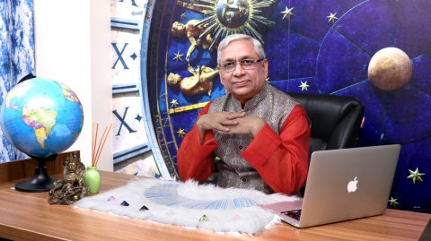 Acharya Ravi Kumar Sardana | Vastu Consultant & Tarot Card Reader in Lucknow