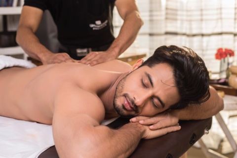 Female to Male Body Massage in Panaji Goa 9004294155