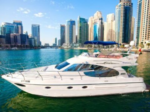 How much does a yacht party cost in Dubai?
