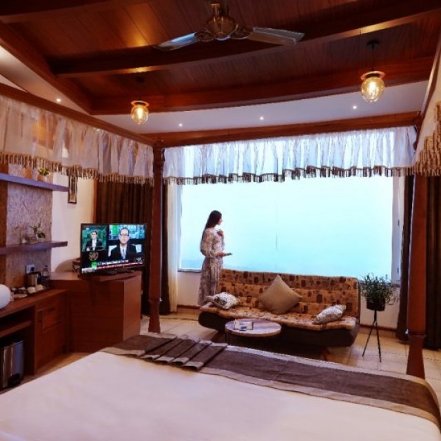 Luxury honeymoon resorts in Wayanad