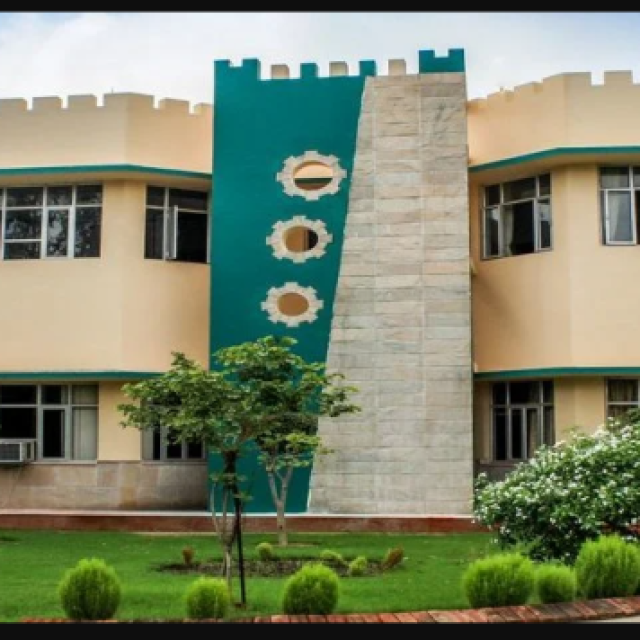 Homerton Grammar Top School In Faridabad