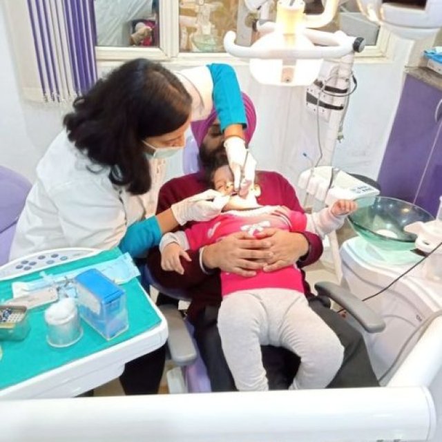 Scaling and Polishing Teeth in Noida