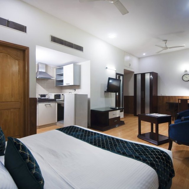Luxury Service Apartment near Fortis Hospital, Gurgaon - Imperial Apartment