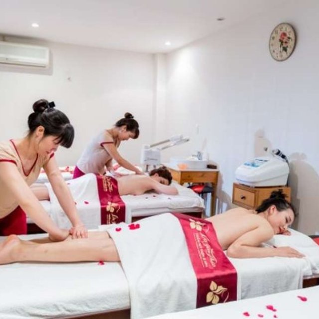 Female do Full Body Massage in Dadar 9152120945