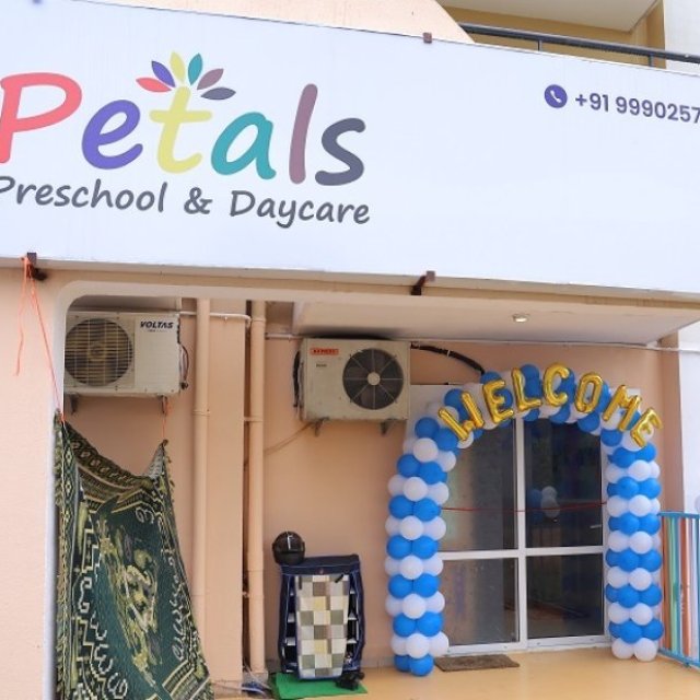 Petals Preschool and Daycare Creche Sector 81 Faridabad
