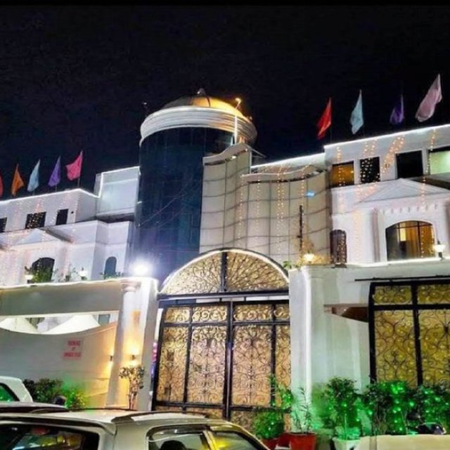 Hotel Mandakini royale kanpur
