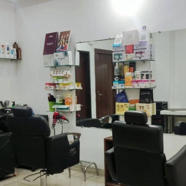 LikeMe Beauty Salon - Beauty Parlour in Indore | Best Parlour in Indore