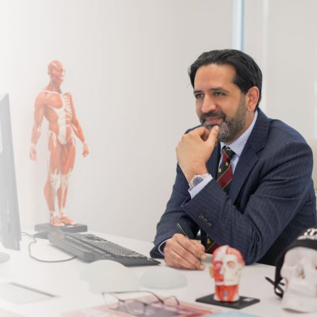 Dr Adnan Tahir - Plastic Surgeon in Dubai
