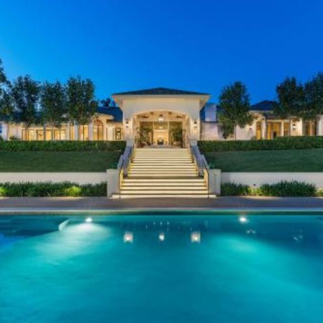 Luxury Real Estate Agents - Brizolis Janzen
