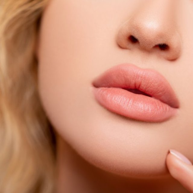 Lip Blushing Treatment in Dubai